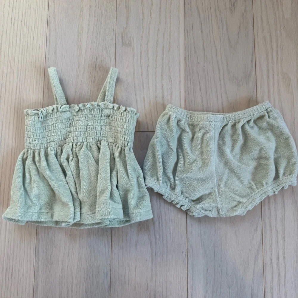 Easy Peasy Ruffle Top and Shorts Set 12m TWO SETS